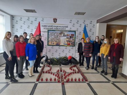 May be an image of 11 людей та люди стоять